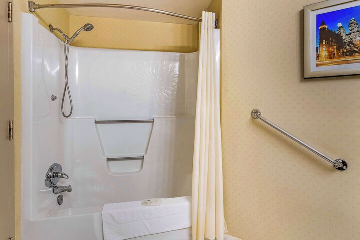 Quality Hotel & Suites