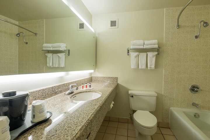 Room 5 of 16
