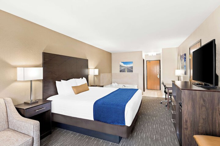 Room 19 of 35