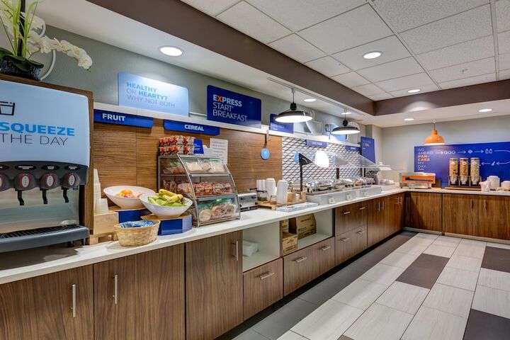 Holiday Inn Express Hotel & Suites Ashtabula-Geneva by IHG