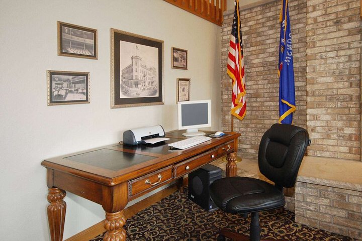 Business Center 39 of 39