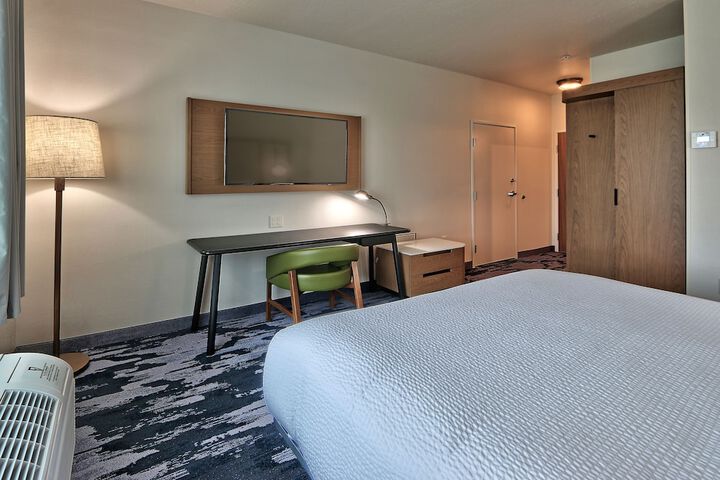 Room 10 of 35