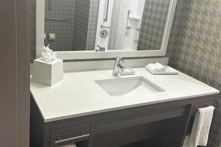 Room 10 of 10