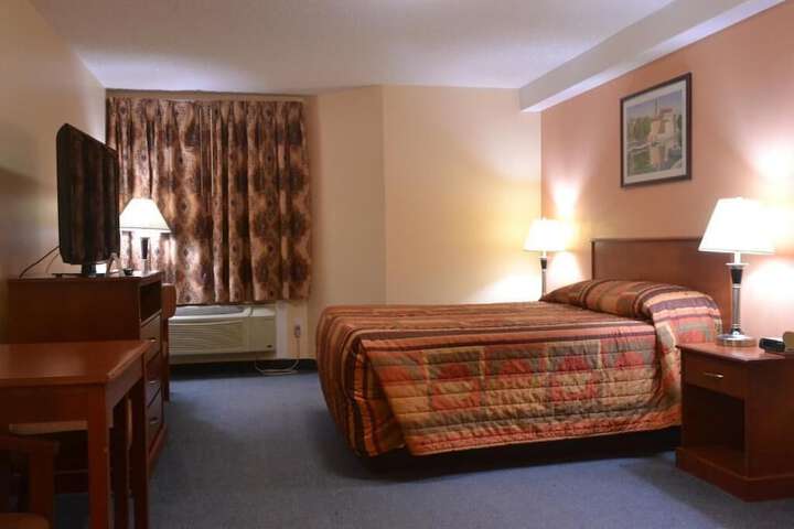 Room 11 of 17