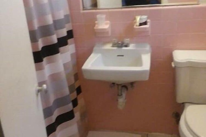 Room 6 of 19