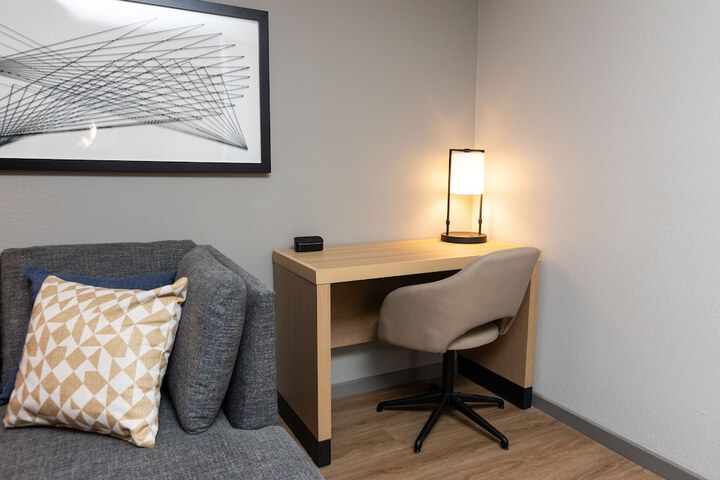 Room 12 of 24