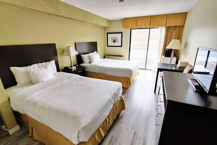 Room 53 of 90