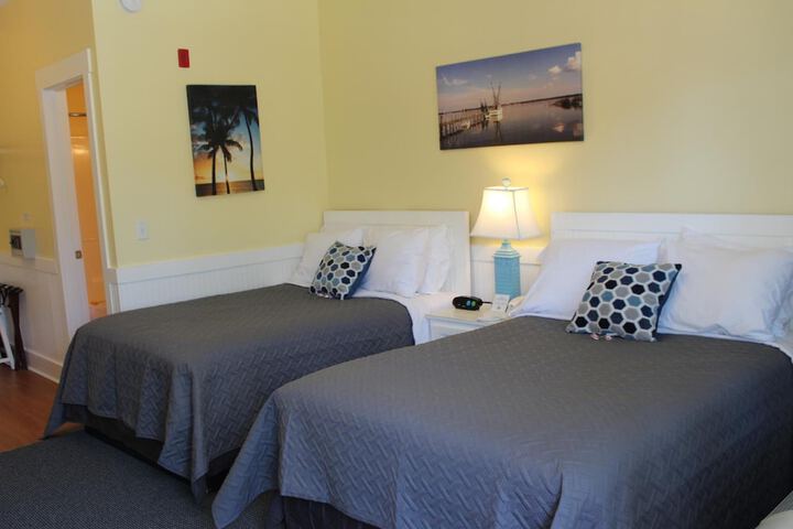 Topsail Shores Inn