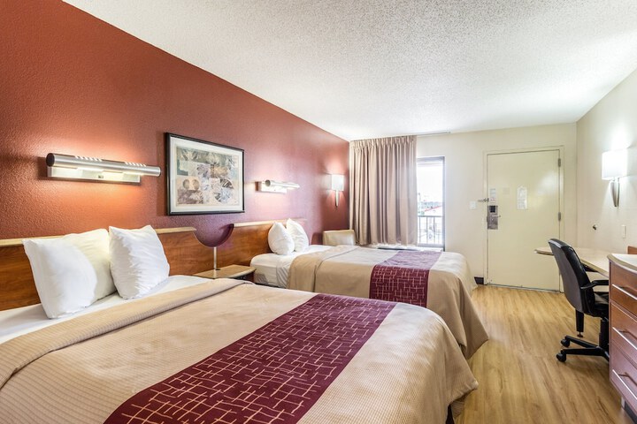 Room 13 of 35