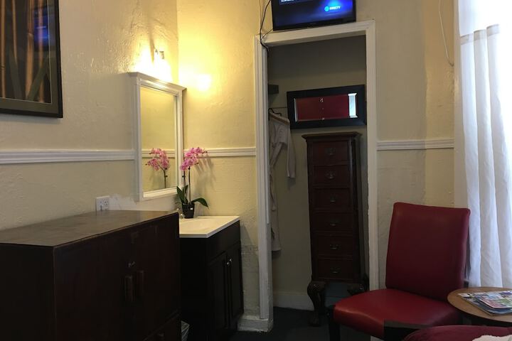 Room 19 of 54