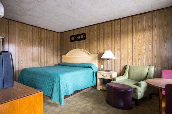 Room 7 of 28
