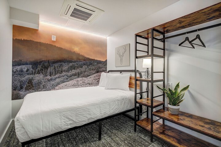 The Block Hotel & Commons