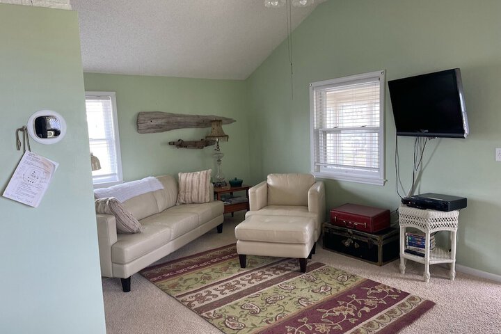 Room 27 of 49