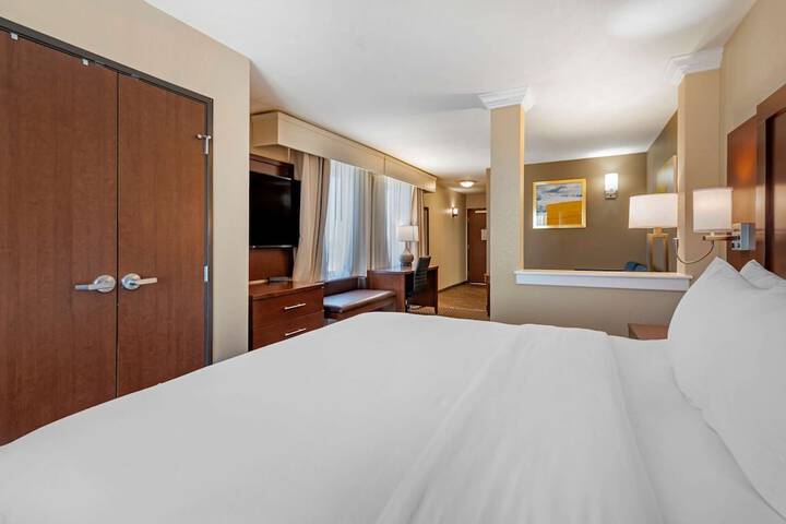 Room 12 of 37