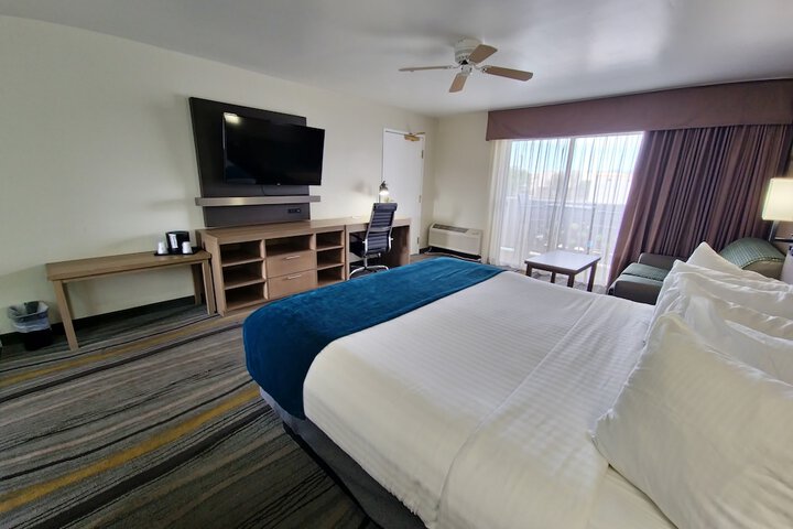 Room 17 of 64