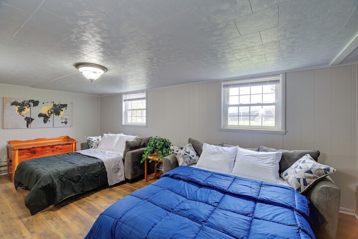 Bluefield Home w / Covered Deck - Near Parks!