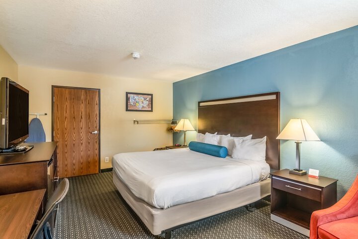 Room 27 of 37