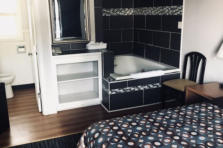 Room 7 of 10