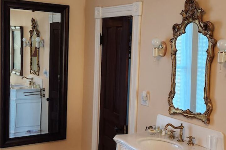 Oaklawn Inn LLC