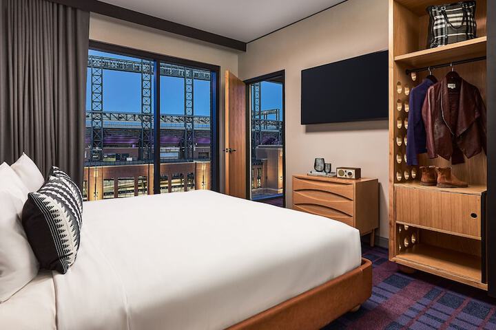 Room 30 of 122