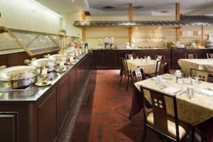 Dining 14 of 17