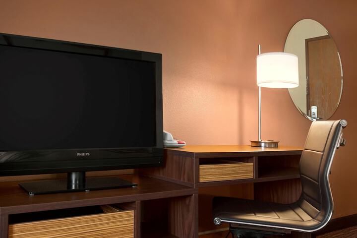 Room 8 of 18