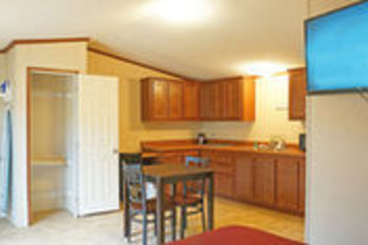 Eagle Inn & Suites
