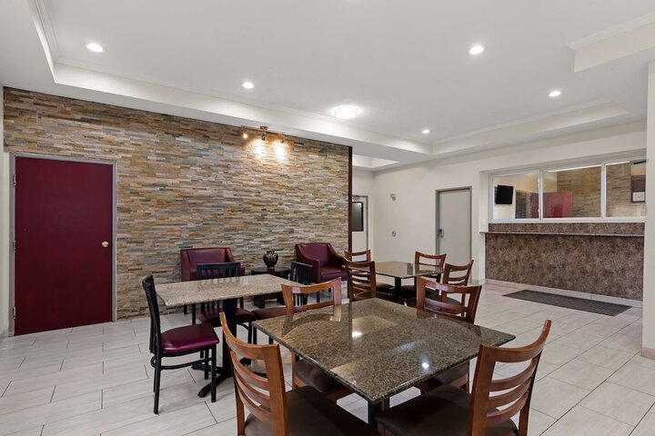 Red Lion Inn & Suites Caseyville