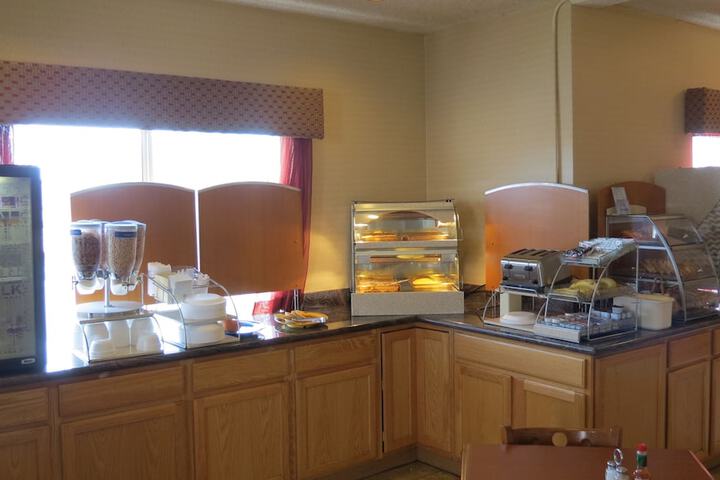 Baymont Inn & Suites by Wyndham