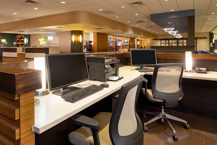 Holiday Inn Hotel & Suites Charleston West by IHG