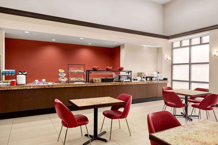 Ramada by Wyndham Suites Orlando Airport