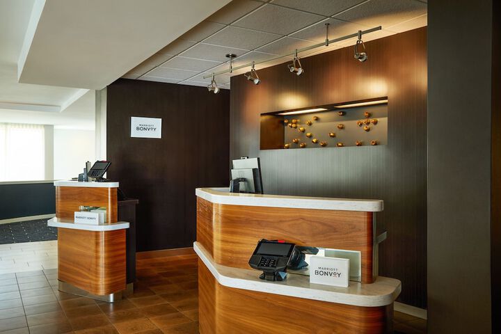 Courtyard by Marriott Kansas City Overland Park / Metcalf