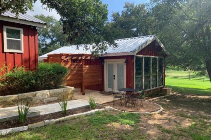 Salado Cottage Retreat near Downtown
