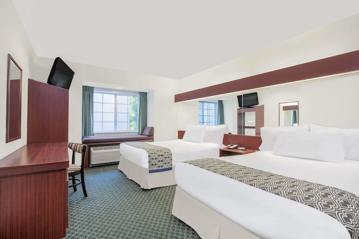 Room 6 of 15