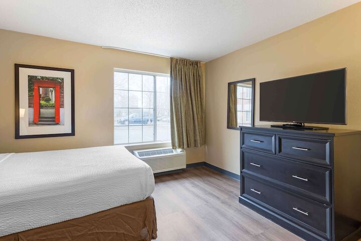 Extended Stay America Select Suites - St. Louis - Airport - Central