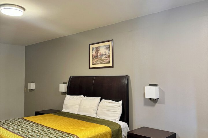 Texas Inn and Suites City Center at University Dr.