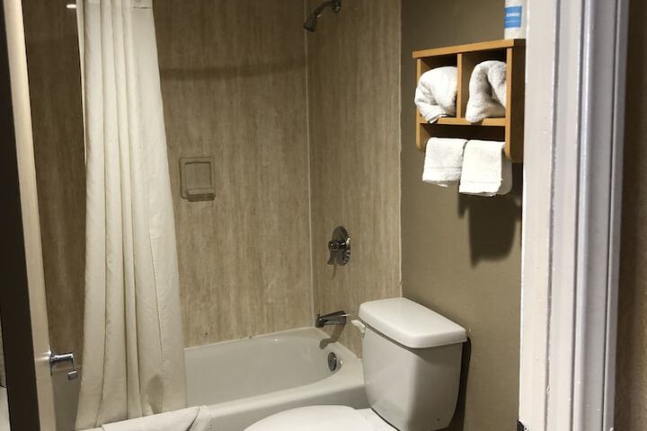 Room 10 of 21