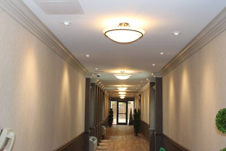 Ballroom/Hall 33 of 41