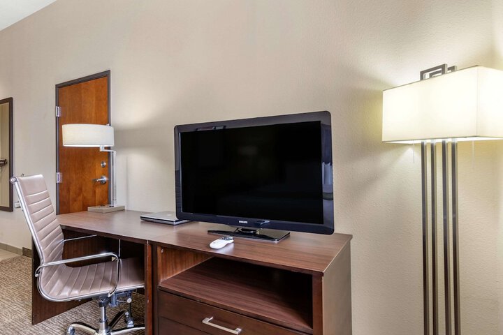 Comfort Inn & Suites Lakeside