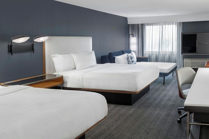 Courtyard by Marriott Cleveland Airport South