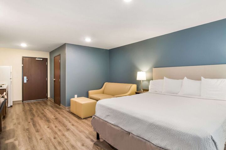 WoodSpring Suites Lake Jackson