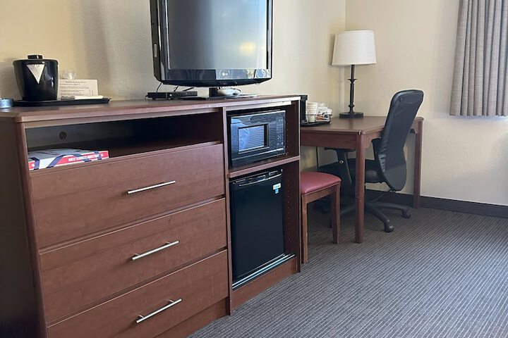 Room 13 of 26