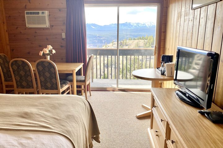 Rocky Mountain Springs Lodge