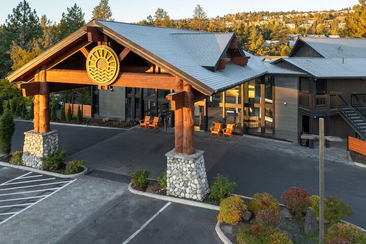 Riverhouse Lodge