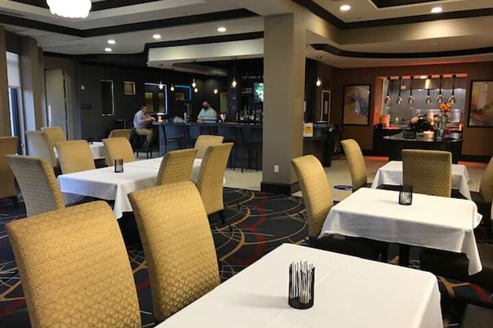 Dining 58 of 81