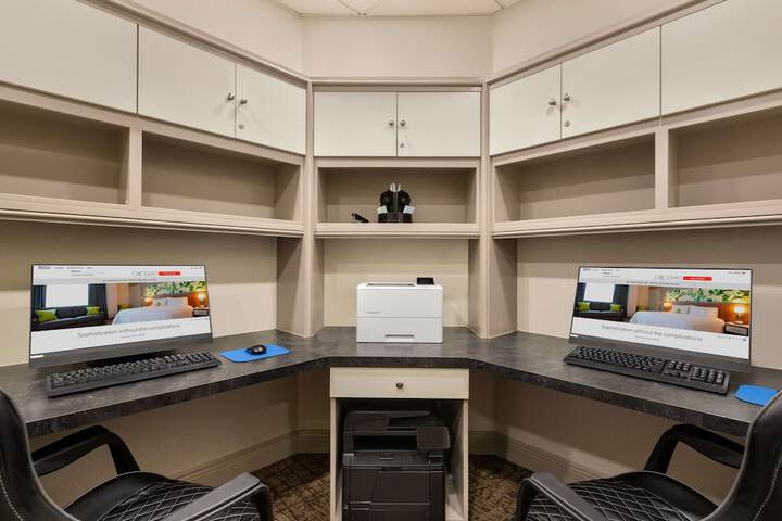 Business Center 48 of 49
