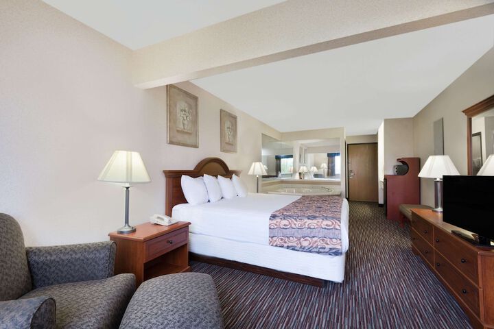 Room 3 of 16
