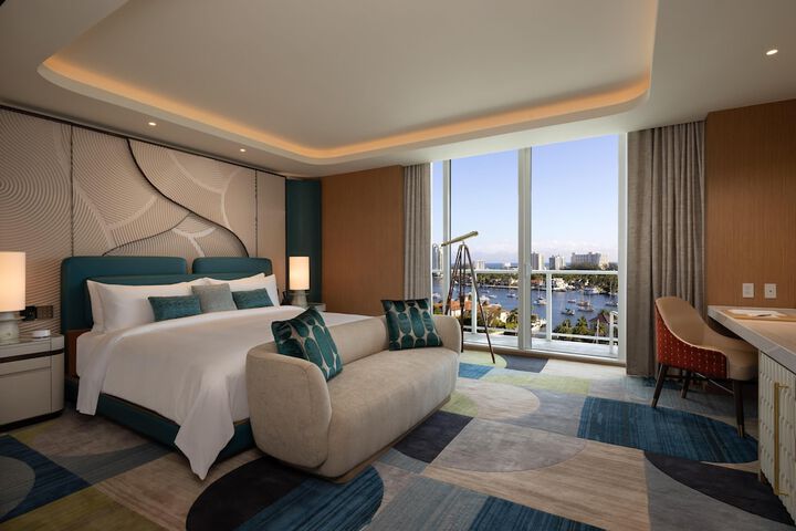 Room 33 of 47
