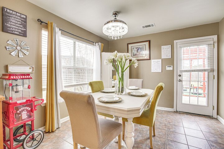 Spacious Family-friendly Home in Denham Springs!