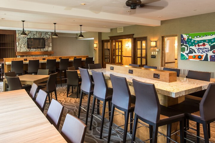 Holiday Inn Express and Suites Tremblant by IHG